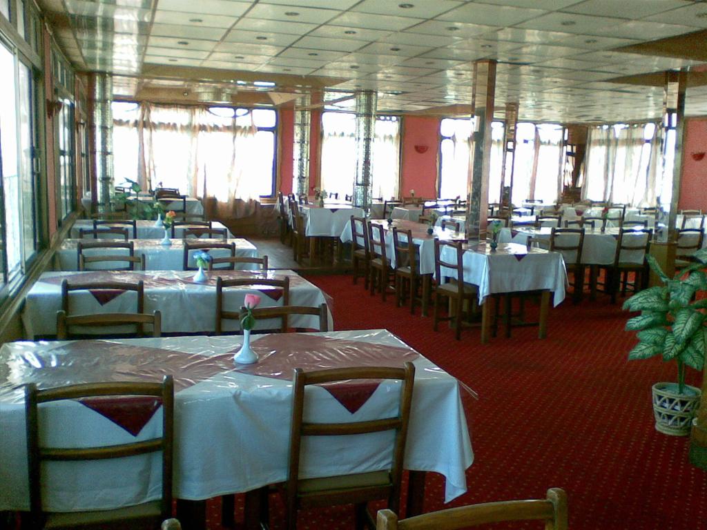 مطعم فندق ادرياتيكا مرسى مطروح